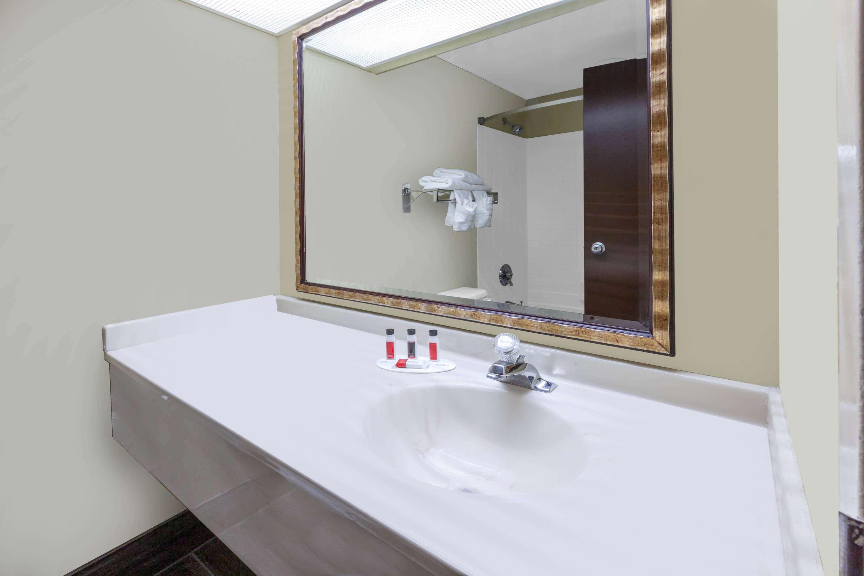 Days Inn By Wyndham Milan Sandusky South Ngoại thất bức ảnh