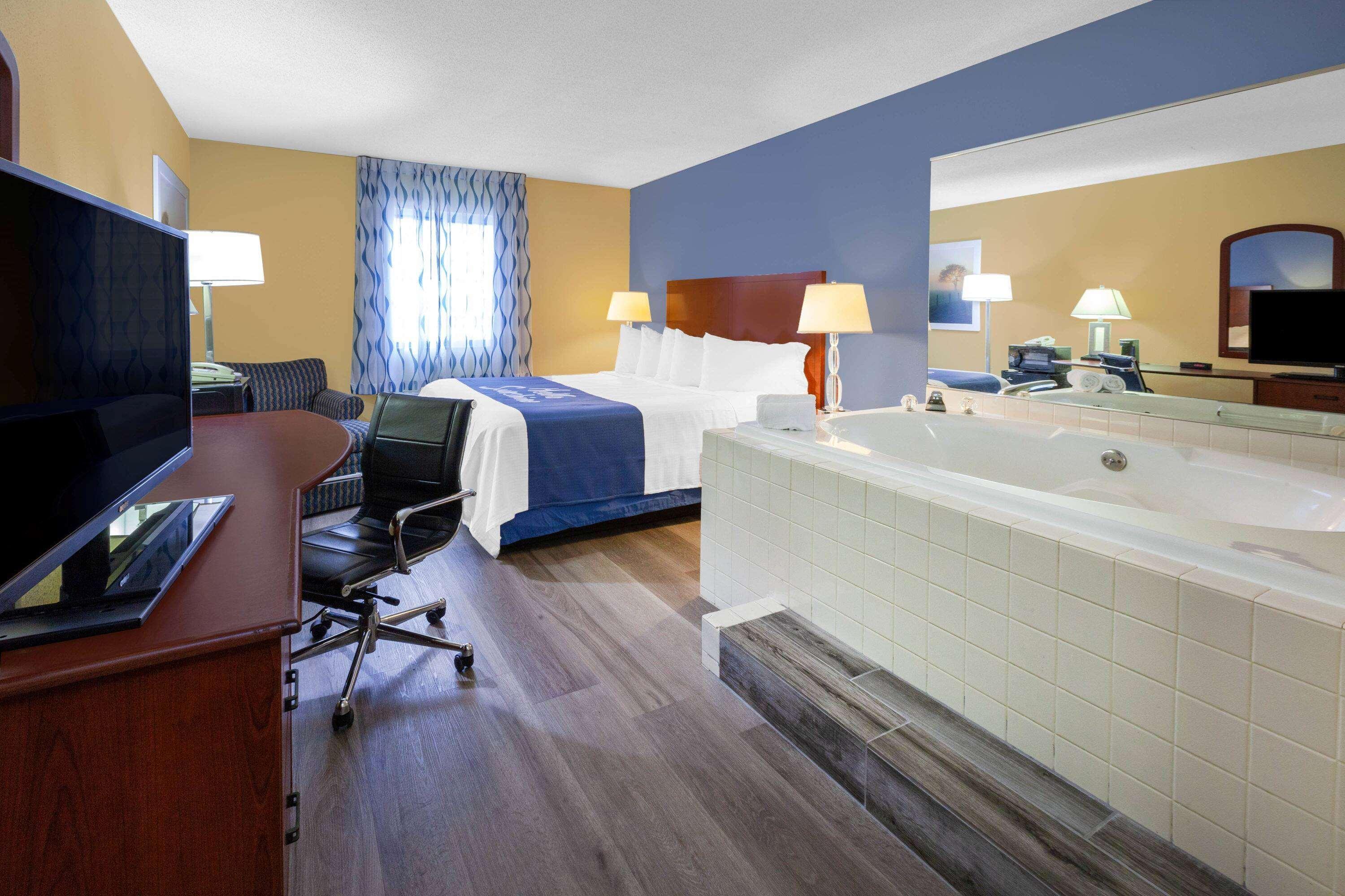 Days Inn By Wyndham Milan Sandusky South Ngoại thất bức ảnh